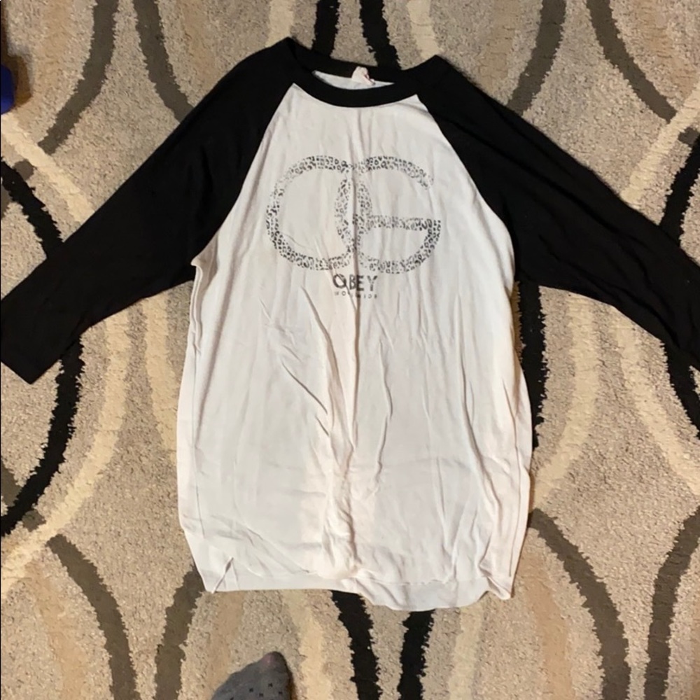 Obey quarter sleeve
